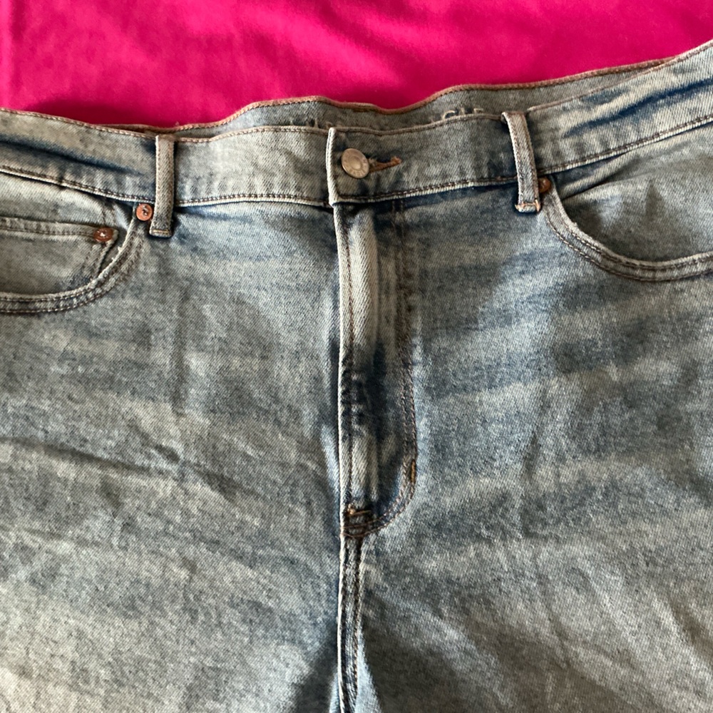 NWT AMERICAN EAGLE BLUE JEANS WMN SHORTS FRAYED SIZE 16